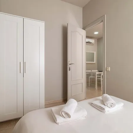 Stay U-Nique Apartments Torre Damians Barcelona Buitenkant foto